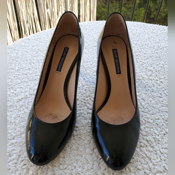 Stuart Weitzman Clasic Black Patent Pumps - Picture 6 of 9
